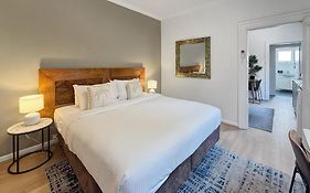 Cute 1 Bedroom With Sunny Courtyard Garden